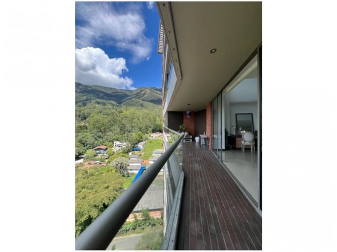 Apartamento en venta en El Poblado, Medellín · foto 3 de 22