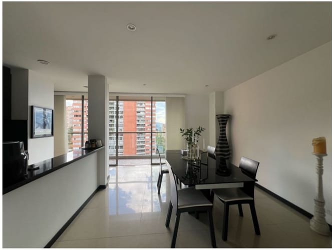 Apartamento en venta en El Poblado, Medellín · foto 7 de 22