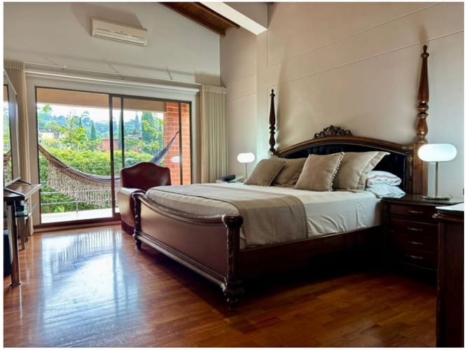 Casa de 4 alcobas en venta en Loma Del Chocho, Envigado, 318 m² · foto 17 de 24