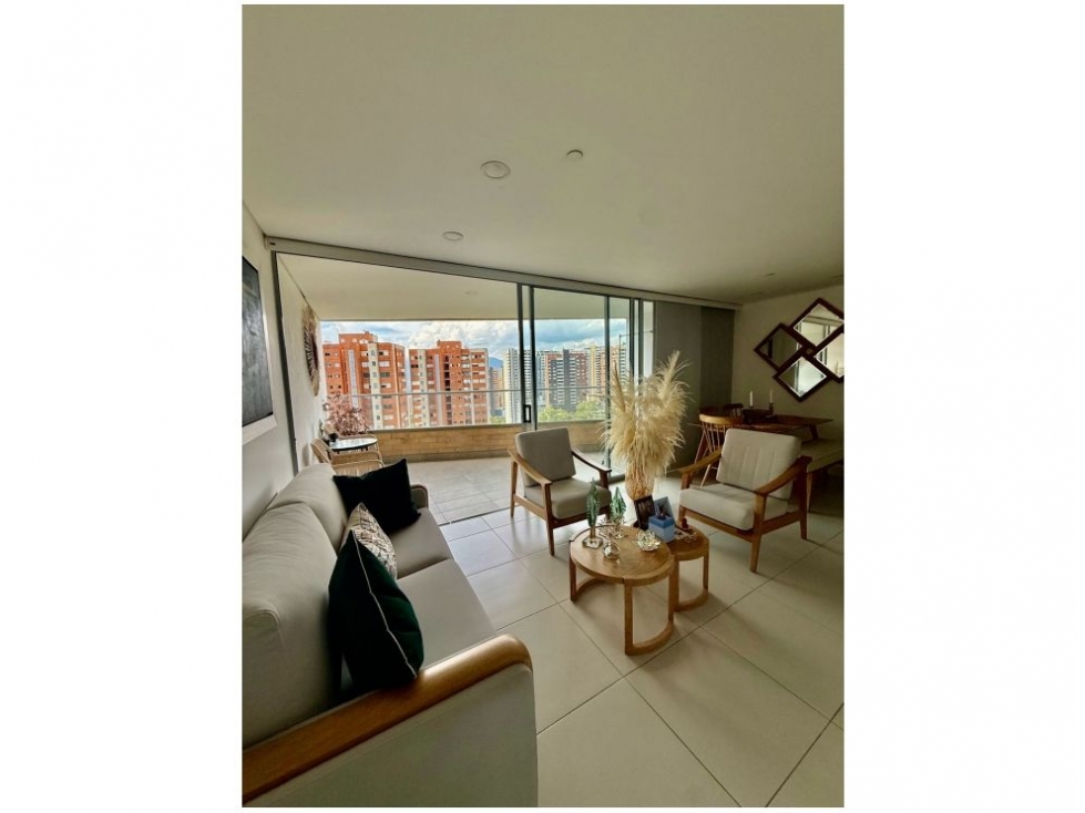 Apartamento en venta en Cumbres, Envigado · foto 2 de 24