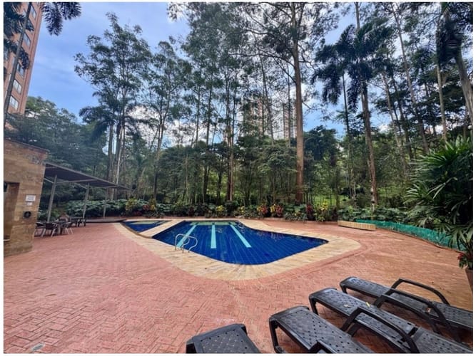 Apartamento de 3 alcobas en venta en Los Naranjos, Medellín, 245 m² · foto 22 de 24