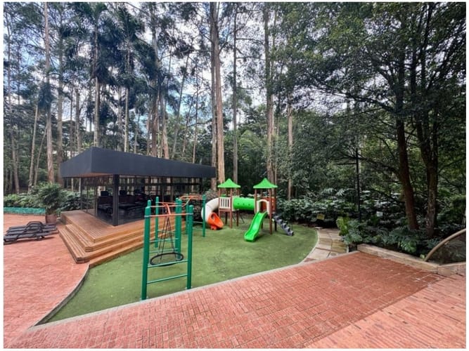 Apartamento de 3 alcobas en venta en Los Naranjos, Medellín, 245 m² · foto 24 de 24