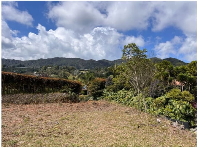 Lote en venta en Escobero, Envigado, 1220 m² · foto 3 de 6