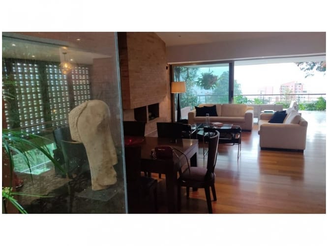Casa de 2 alcobas en venta en El Poblado, Medellín, 600 m² · foto 3 de 16