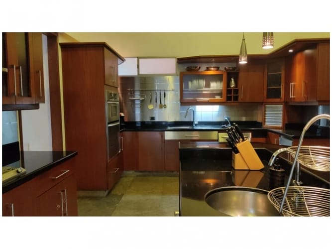 Casa de 2 alcobas en venta en El Poblado, Medellín, 600 m² · foto 4 de 16
