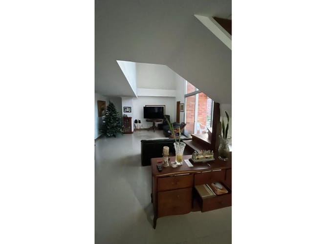Apartamento de 4 alcobas en venta en Laureles, Medellín, 230 m² · foto 2 de 21