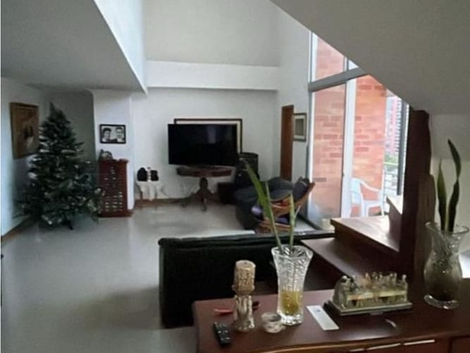 Apartamento de 4 alcobas en venta en Laureles, Medellín, 230 m² · foto 3 de 21