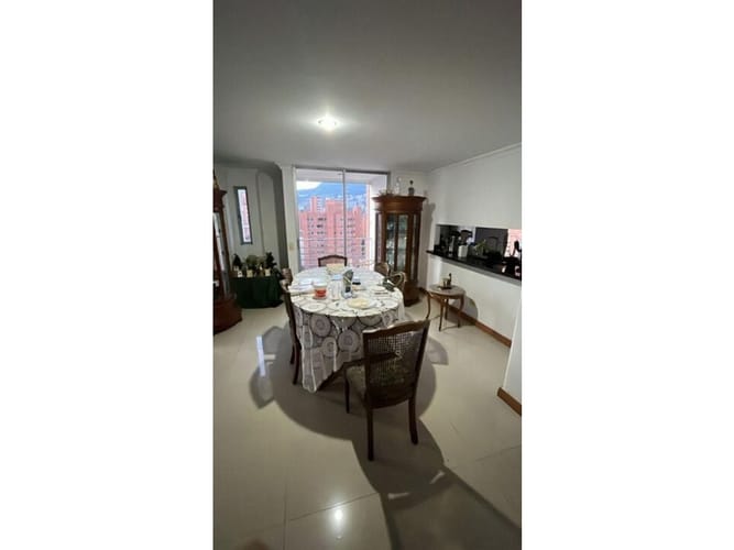 Apartamento de 4 alcobas en venta en Laureles, Medellín, 230 m² · foto 6 de 21