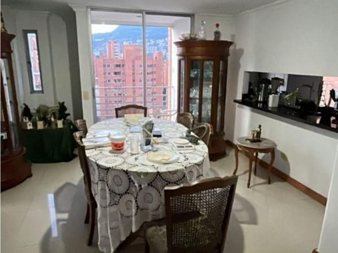 Apartamento de 4 alcobas en venta en Laureles, Medellín, 230 m² · foto 7 de 21