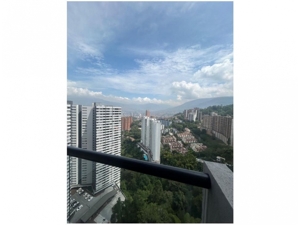 Apartamento en venta en El Poblado, Medellín · foto 3 de 16