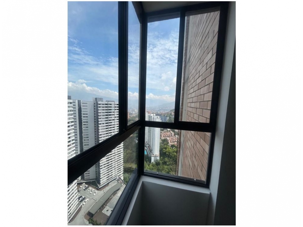 Apartamento en venta en El Poblado, Medellín · foto 5 de 16