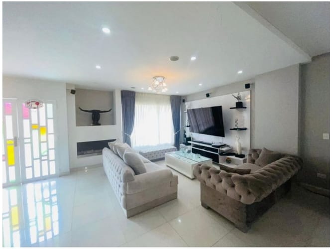 Casa de 4 alcobas en venta en San Jose, Sabaneta, 411 m² · foto 3 de 24