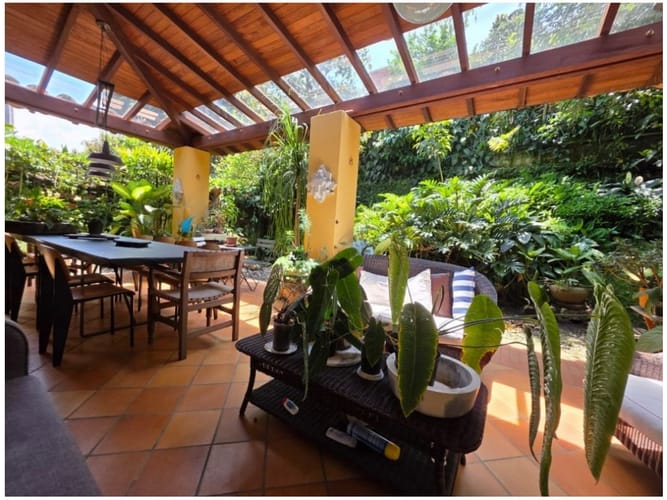 Casa de 3 alcobas en venta en La Florida, Medellín, 220 m² · foto 2 de 24