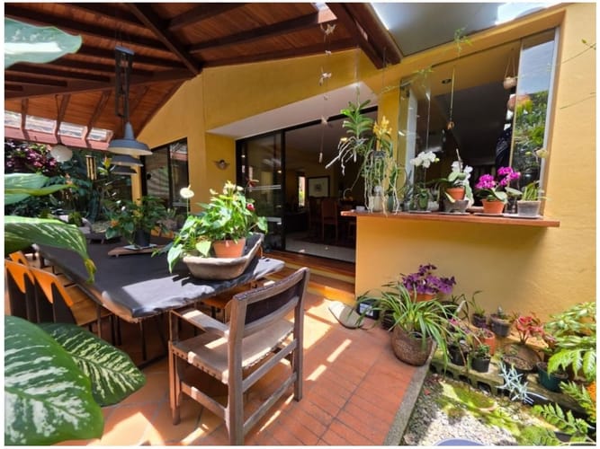Casa de 3 alcobas en venta en La Florida, Medellín, 220 m² · foto 3 de 24
