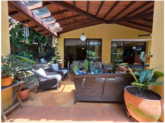 Casa de 3 alcobas en venta en La Florida, Medellín, 220 m² · foto 8 de 24