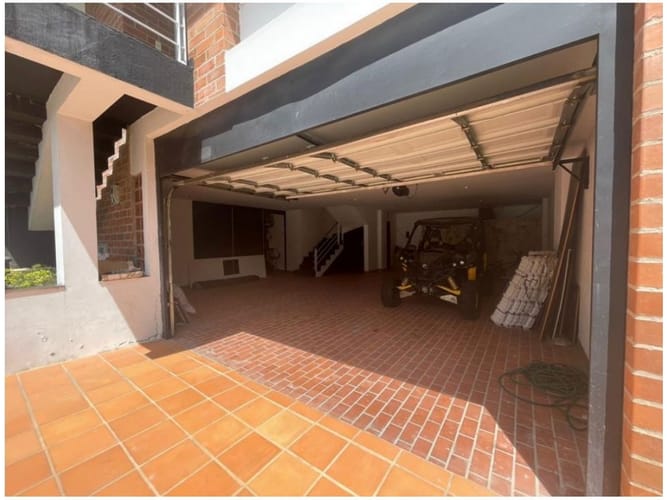 Casa de 4 alcobas en venta en San Jose, Sabaneta, 411 m² · foto 18 de 24