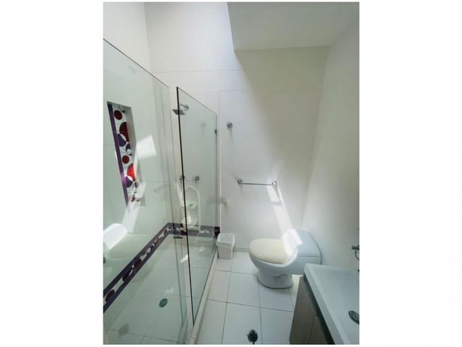 Casa de 4 alcobas en venta en San Jose, Sabaneta, 411 m² · foto 19 de 24