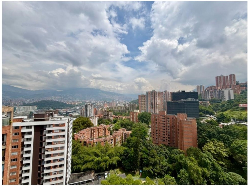 Apartamento en venta en El Poblado, Medellín · foto 13 de 19