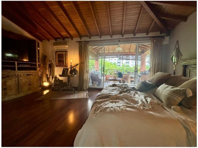 Casa de 3 alcobas en venta en Loma Benedictinos, Envigado, 350 m² · foto 5 de 24