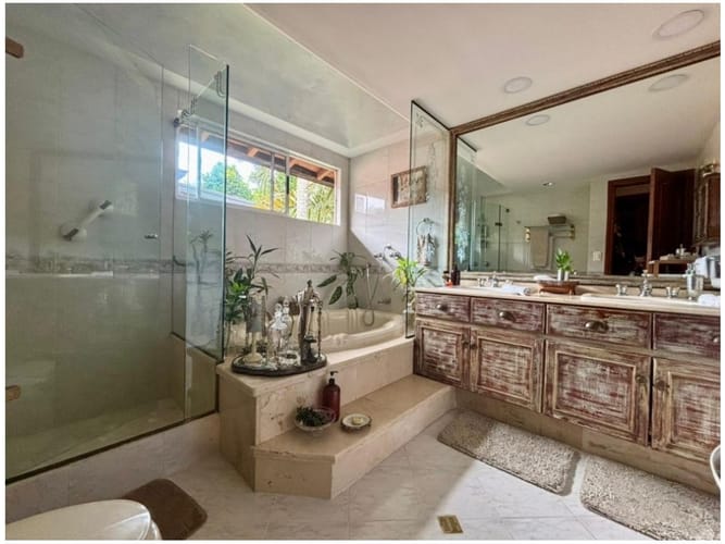 Casa de 3 alcobas en venta en Loma Benedictinos, Envigado, 350 m² · foto 6 de 24
