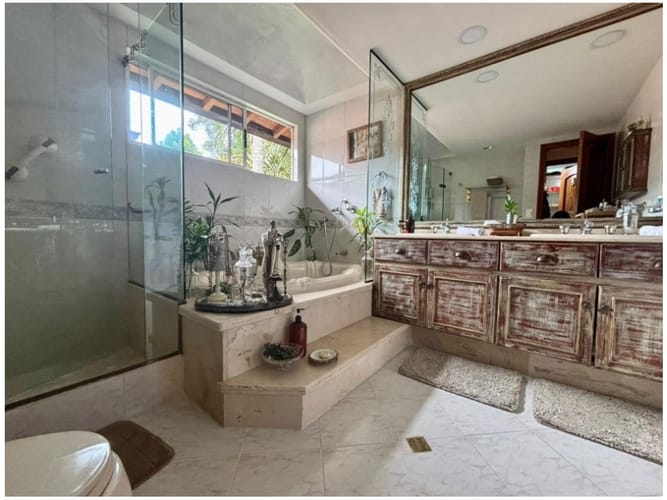 Casa de 3 alcobas en venta en Loma Benedictinos, Envigado, 350 m² · foto 7 de 24