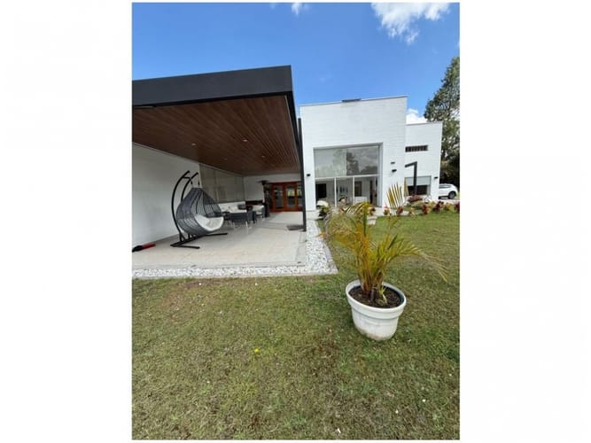Casa de 5 alcobas en venta en Loma Del Escobero, Envigado, 450 m² · foto 4 de 24