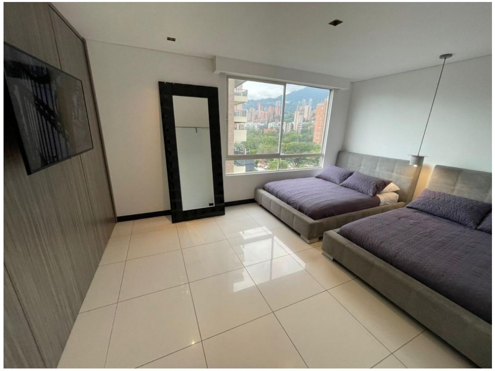 Apartamento en venta en El Poblado, Medellín · foto 2 de 24