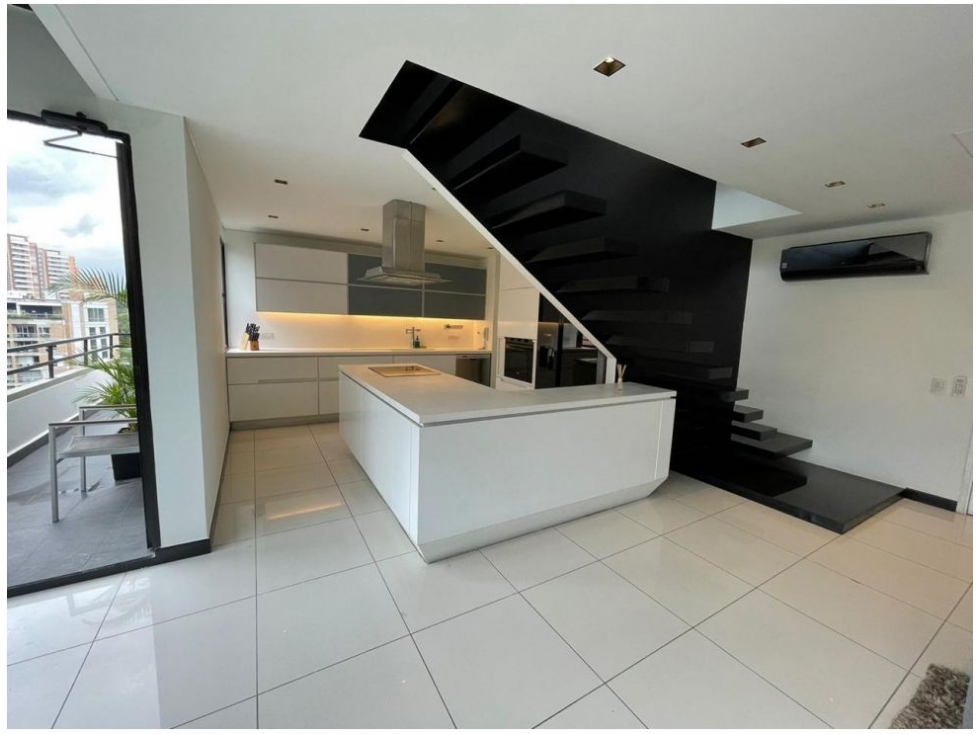 Apartamento en venta en El Poblado, Medellín · foto 4 de 24