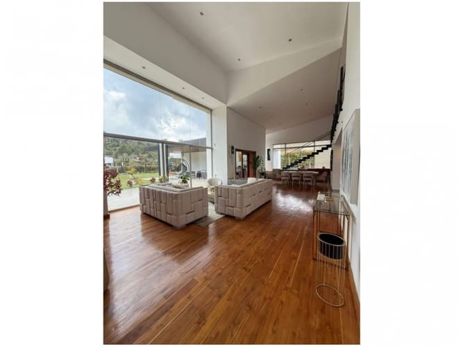 Casa de 5 alcobas en venta en Loma Del Escobero, Envigado, 450 m² · foto 8 de 24