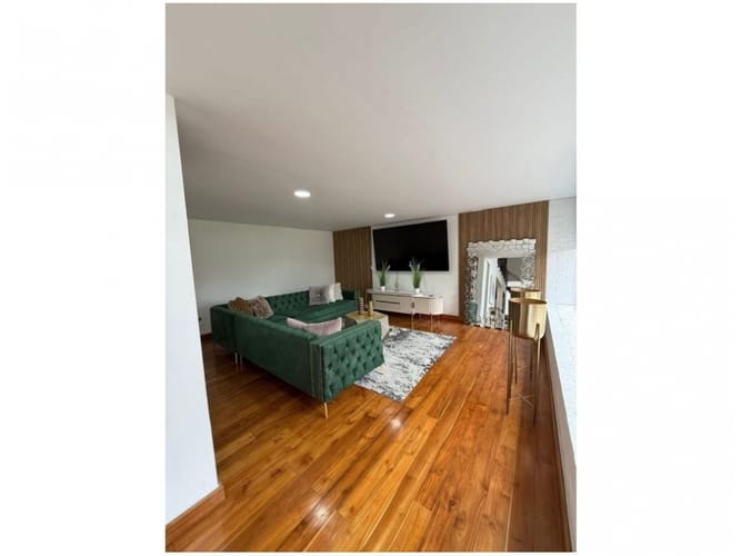 Casa de 5 alcobas en venta en Loma Del Escobero, Envigado, 450 m² · foto 12 de 24