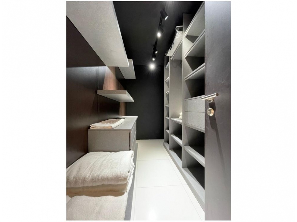 Apartamento en venta en El Poblado, Medellín · foto 11 de 24