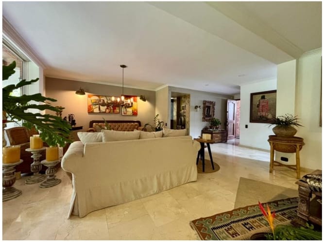 Casa de 3 alcobas en venta en Loma Benedictinos, Envigado, 350 m² · foto 19 de 24