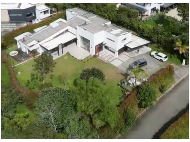 Casa de 5 alcobas en venta en Loma Del Escobero, Envigado, 450 m² · foto 24 de 24