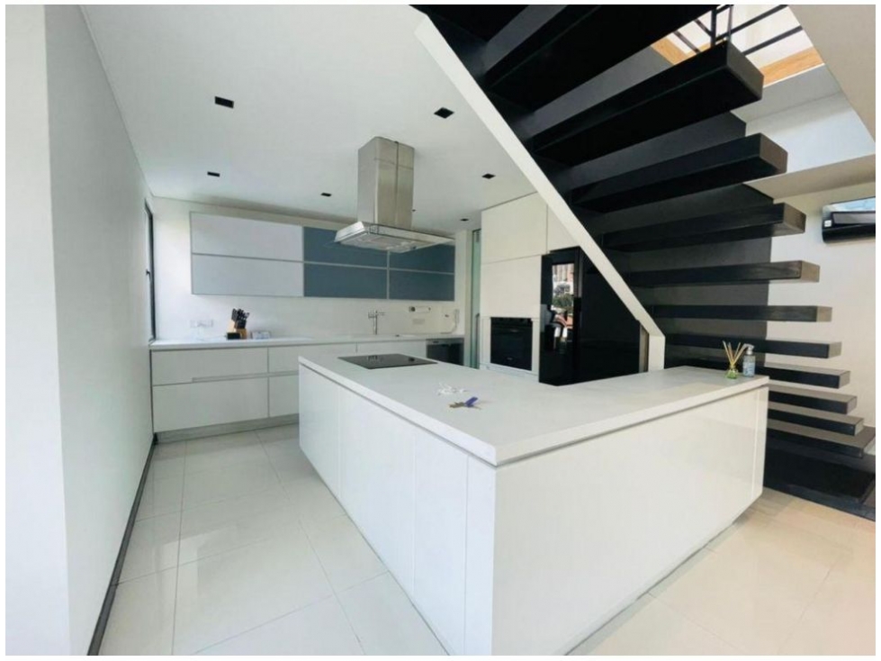 Apartamento en venta en El Poblado, Medellín · foto 23 de 24
