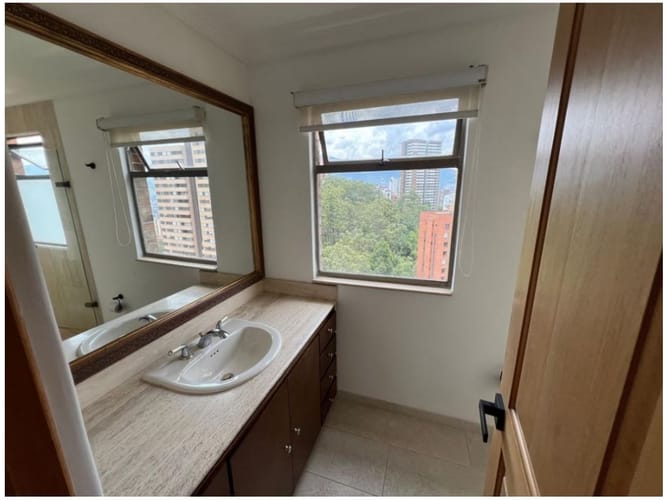 Apartamento de 3 alcobas en venta en Los Naranjos, Medellín, 341 m² · foto 17 de 24