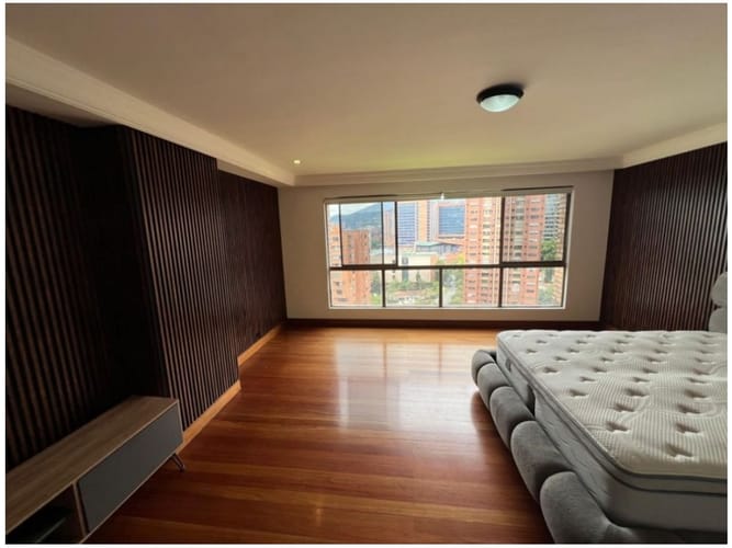 Apartamento de 3 alcobas en venta en Los Naranjos, Medellín, 341 m² · foto 18 de 24