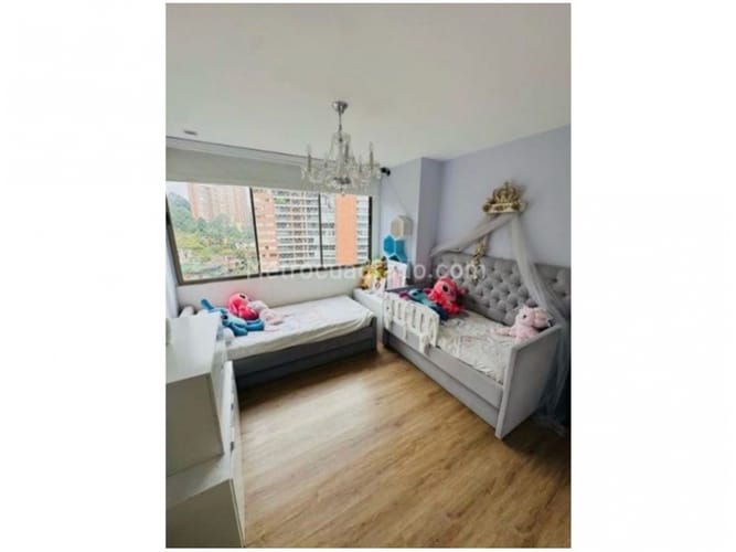Apartamento de 3 alcobas en venta en El Tesoro, Medellín, 145 m² · foto 8 de 16
