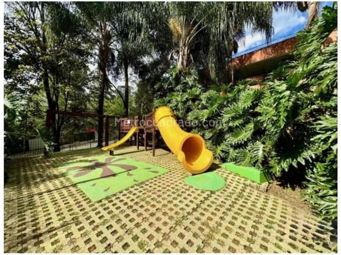 Apartamento de 3 alcobas en venta en El Tesoro, Medellín, 145 m² · foto 14 de 16
