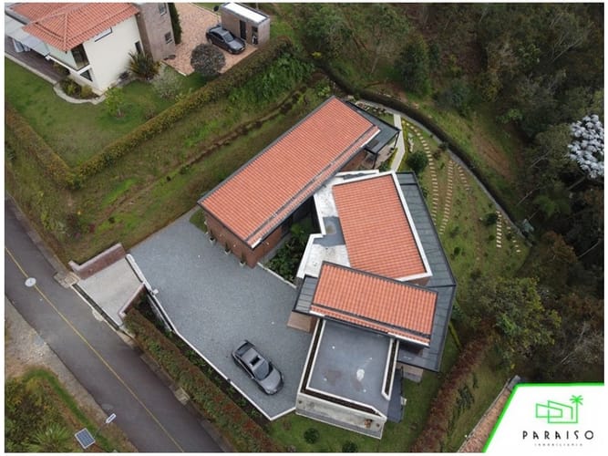 Casa de 3 alcobas en venta en Medellín, 332 m² · foto 18 de 18