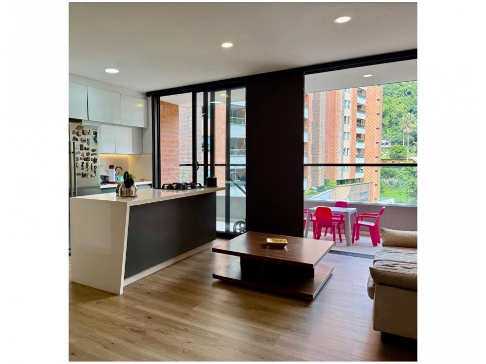 Apartamento en venta en Cumbres, Envigado · foto 2 de 12