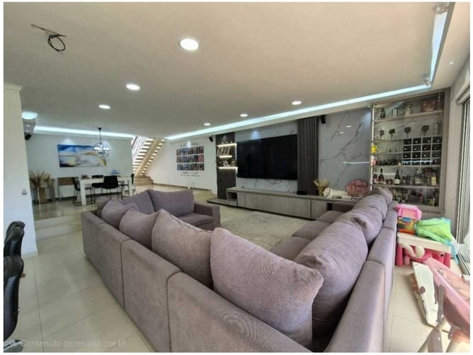 Casa de 3 alcobas en venta en Los Naranjos, Medellín, 361 m² · foto 8 de 24