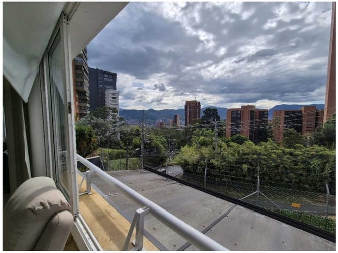 Casa de 3 alcobas en venta en Los Naranjos, Medellín, 361 m² · foto 15 de 24