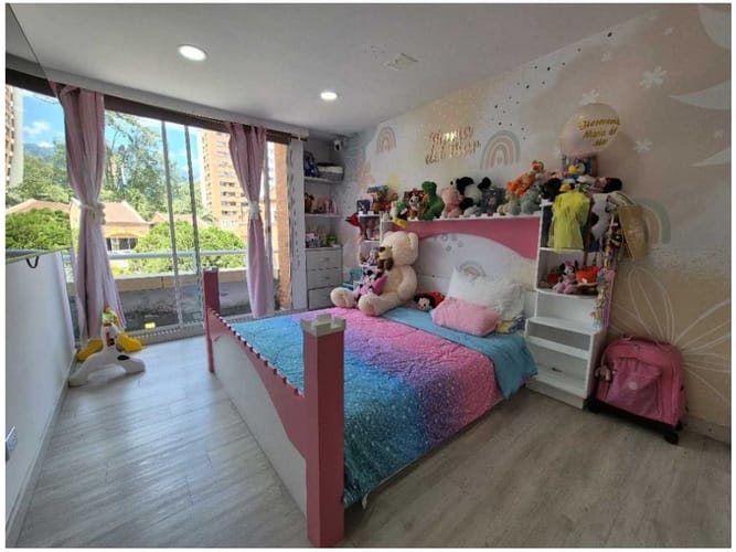 Casa de 3 alcobas en venta en Los Naranjos, Medellín, 361 m² · foto 19 de 24