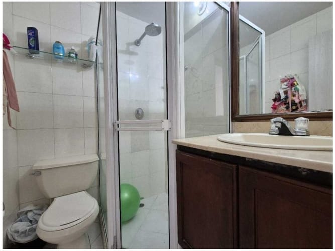 Casa de 3 alcobas en venta en Los Naranjos, Medellín, 361 m² · foto 20 de 24