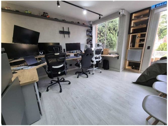 Casa de 3 alcobas en venta en Los Naranjos, Medellín, 361 m² · foto 21 de 24