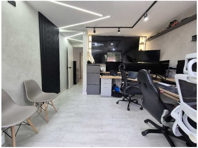 Casa de 3 alcobas en venta en Los Naranjos, Medellín, 361 m² · foto 22 de 24