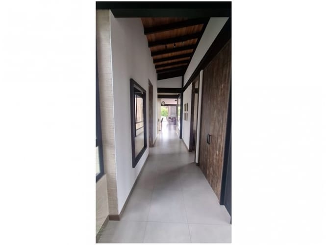 Casa de 3 alcobas en venta en Medellín, 308 m² · foto 5 de 12
