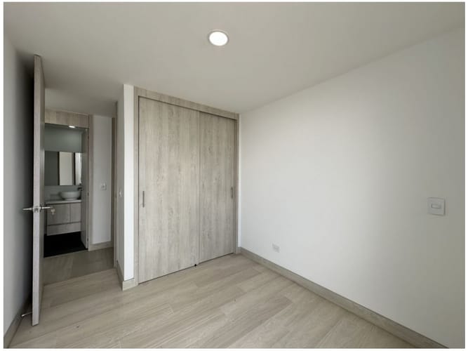 Apartamento de 2 alcobas en venta en La Cuenca, Sabaneta, 85 m² · foto 18 de 20
