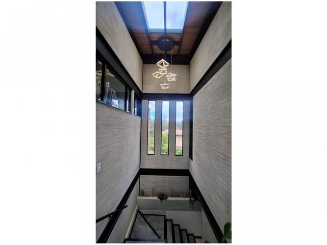 Casa de 3 alcobas en venta en Medellín, 308 m² · foto 12 de 12