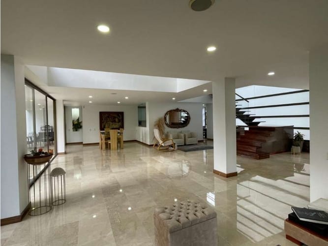 Casa de 5 alcobas en venta en Escobero, Envigado, 429 m² · foto 3 de 24
